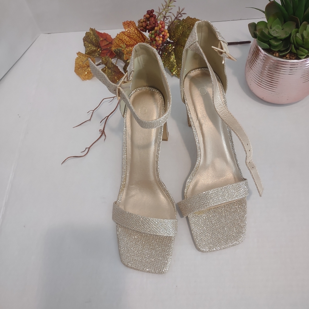 Elegant Gold Women's Heels